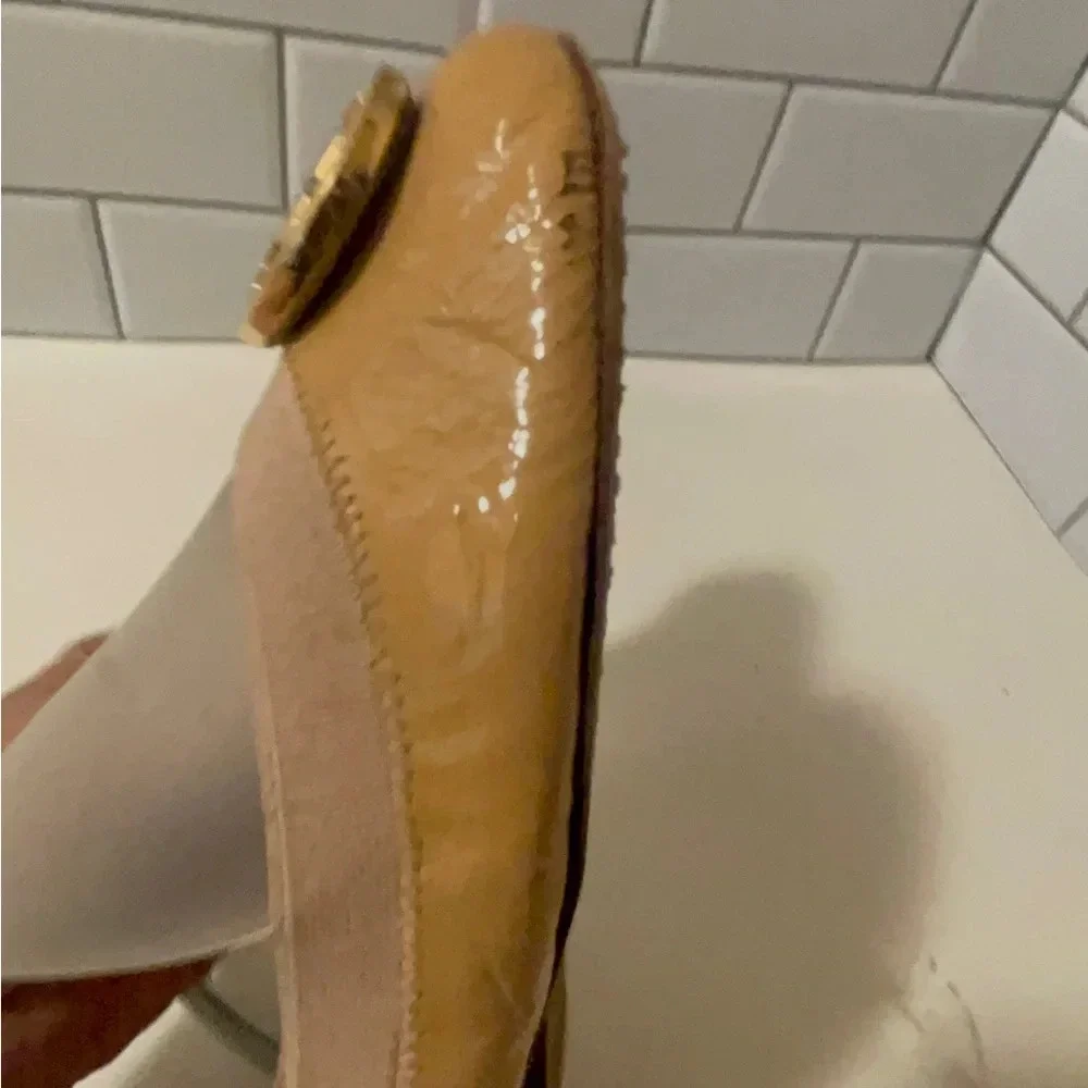 Tory burch tan color patent letter flat shoes